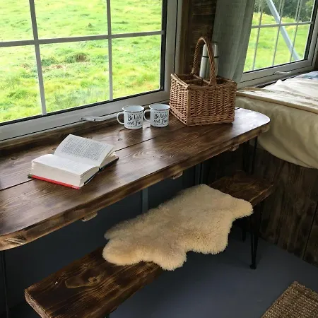 Belan Bluebell Woods Shepherds Hut Llanidloes Exterior photo